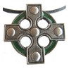 Ciondolo celtico – Croce celtica 2 – Peltro satinato smaltato verde