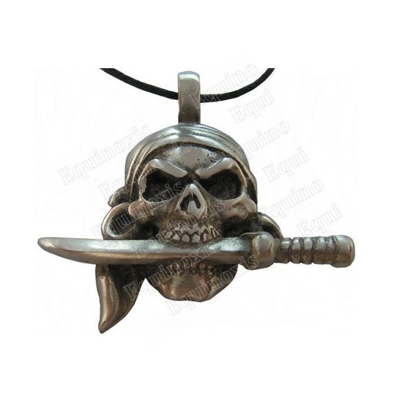 Ciondolo pirata – Cranio con coltello in bocca